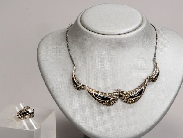 Schmuckset, 2-teilig, 925 Sterlingsilber, mit Onyx-/Zirkonbesatz und Markasiten; Collier, Länge 40 c
