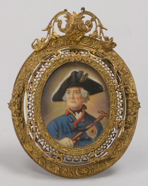 Miniaturmalerei, 'Portrait des Alten Fritz', im Bronzerahmen/Bekrönung und Aufsteller