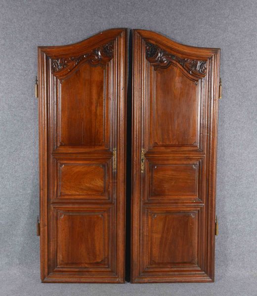 Paar barocke Schranktüren (Atelier Konrad Ellerhorst), Nussbaum massiv