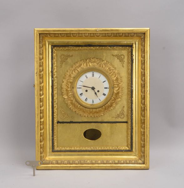 Rahmenuhr (Wien, um 1880), Emaille-Ziffernblatt mit röm. Ziffern, Fadenaufh.