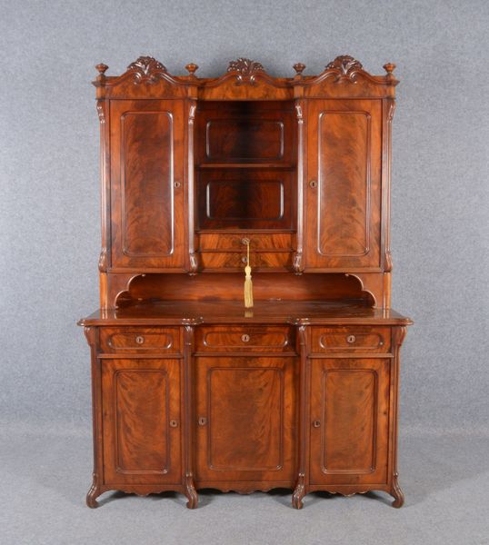 Aufsatzschrank (Louis Philippe), Mahagoni auf Weichholz; Höhe 205 cm