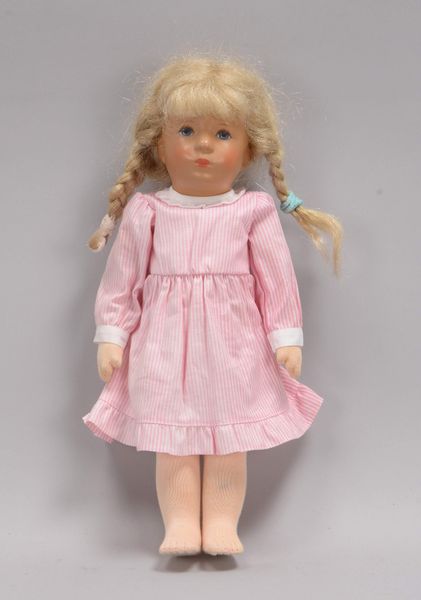 Käthe Kruse-Sammlerpuppe, 'Mädchen', Stoff-Gliederkörper/Kunststoff-Kopf