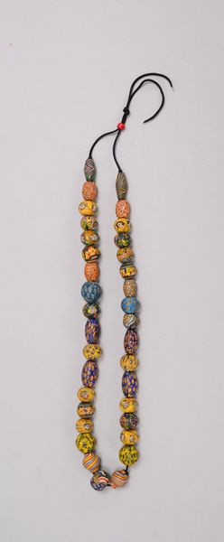 Collier, 35x Millefiori-Kugeln, unterschiedl. geformt/alternierend
