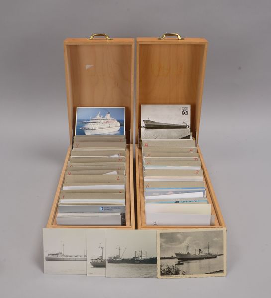 Kleine Sammlung Schiffsfotografien: alte und neue Schiffe, s/w und farbig