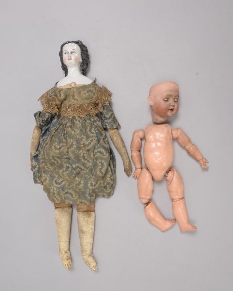 2 Sammler-Charakterpuppen, versch. Manufakturen, mit Porzellankopf