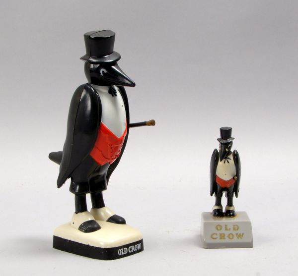 2 Sammler-Werbefiguren, 'Old Crow' Bourbon Whiskey, 'Rabe mit Zylinder'