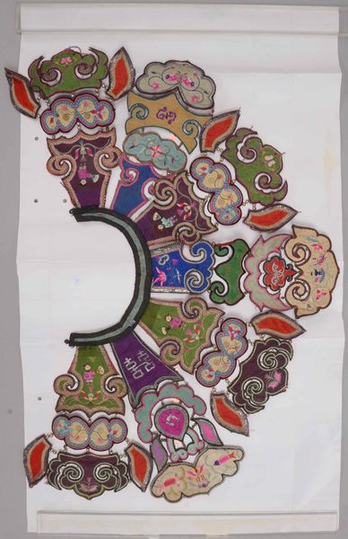 Kleiderkragen (China, Qing-Dynastie), Handarbeit; Maße ca. 73 x 35 cm