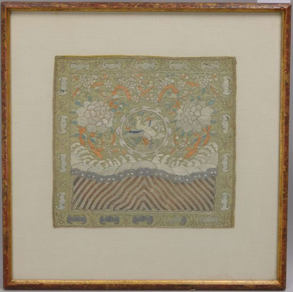 Seidenstickerei (China, 19. Jh.), mit Vogel- und Blumenmotiven
