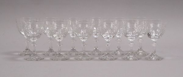 12x Weißweingläser, Bleikristall, Art 'Baccarat Harcourt'/'Rohan'; Höhe 13 cm