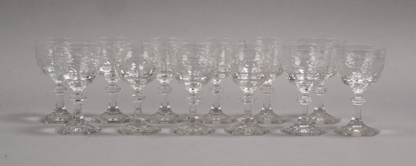 12x Dessertweingläser, Bleikristall, Art 'Baccarat Harcourt'/'Rohan'; Höhe 11 cm