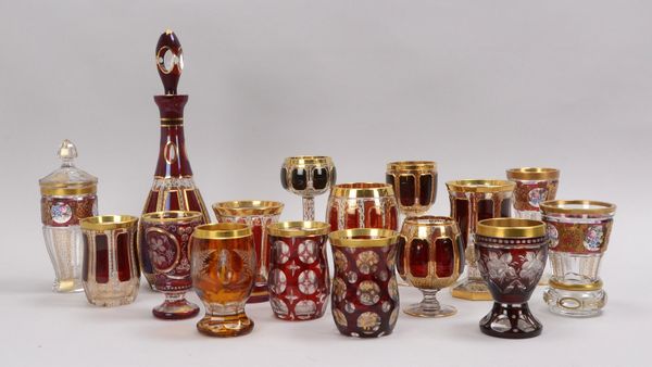 Tischglas-Konvolut, böhmisches Glas: Karaffe, versch. Badegläser/Ranftgläser, u.a.