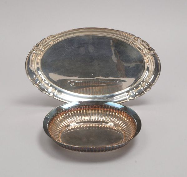 2 Servierteile, 925 Sterlingsilber: Tablett, und Schale; Gew. 428 g