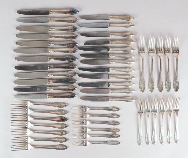Krupp/Berndorf, gr. Tafel-/Frühstücksbesteck, 90er Silberaufl., komplett für 12 Pers.