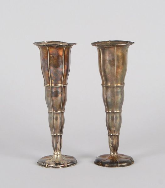 Paar Tischvasen, 800 Silber (1x gefüllt); Höhe 22 cm, Gew./reines Silber: 200 g