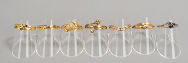 Ringe-Konvolut, versch. Goldgehalte, mit untersch. Steinbesatz, 7 Stück