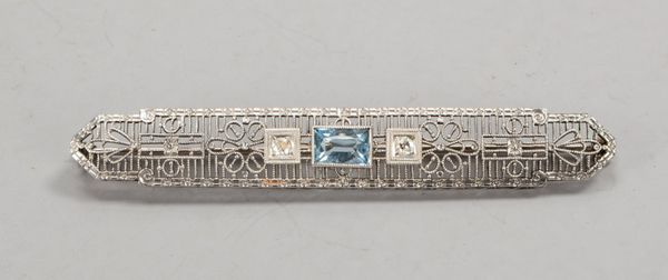 Brosche (im Art déco-Stil), 585 WG (gepr.), mit Aquamarin/2x Brillanten