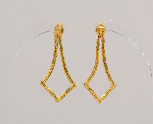 Paar Ohrstecker, 333 GG (gestempelt); Länge 3 cm, Gewicht 1,20 g