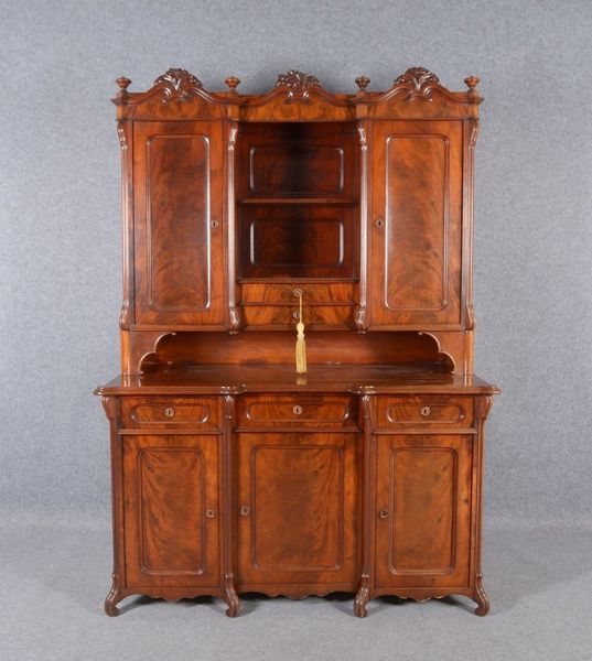 Aufsatzschrank (Louis Philippe), Mahagoni auf Weichholz; Höhe 205 cm