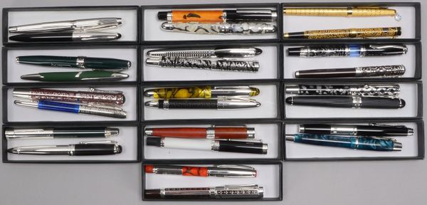 26x Designer-Füllfederhalter, Sammler-Exklusiv-Edition 'Weltbild', mit Iridium-Feder