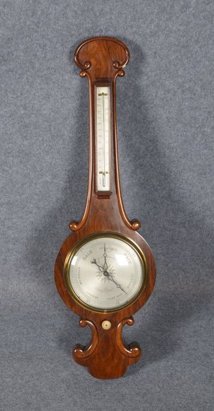 Wandbarometer (Schottland), im rocaillierten Mahagoni-Gehäuse; Länge 90 cm