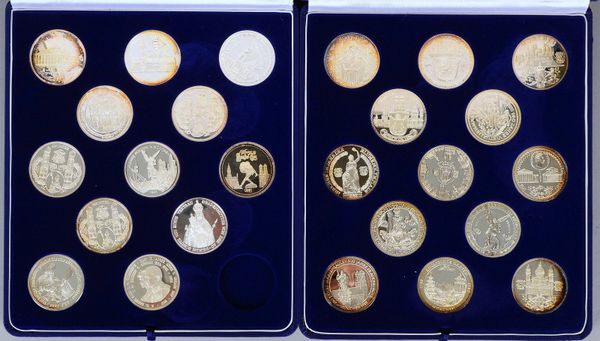 20x Silbermedaillen, 'Ars Scientia Artificium Industria', 999,9 Silber, und 5x weitere