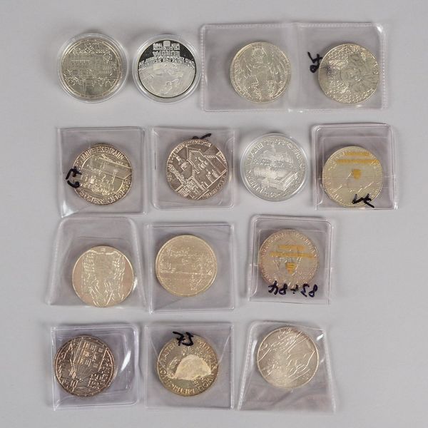 Silber-Gedenkmünzen (Österreich): 14x '500 Schilling', Münzen teils in Kapseln