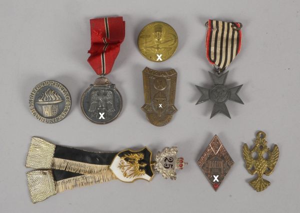 'Ehrenzeichen' (II. WK), 8 Orden/Abz. ('Winterschlacht im Osten 1941/42', u.a.)