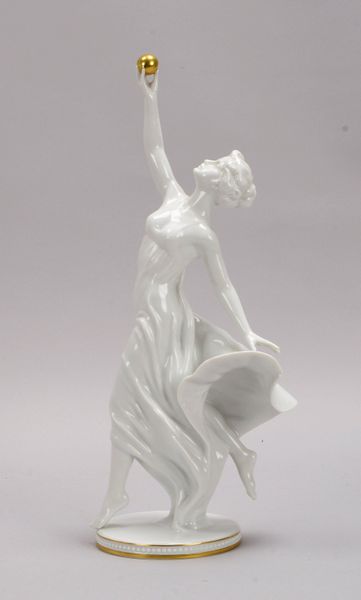 Goebel, Porzellanfigur, 'Tänzerin mit goldener Kugel', Modellnr. '1317935'