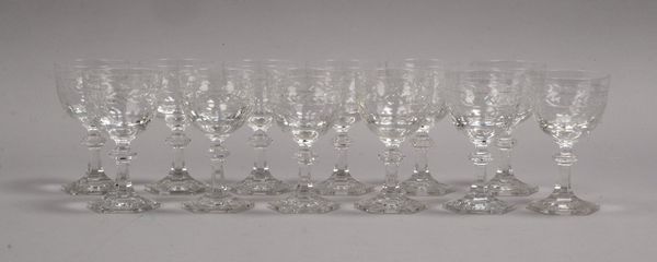 12x Dessertweingläser, Bleikristall, Art 'Baccarat Harcourt'/'Rohan'; Höhe 11 cm