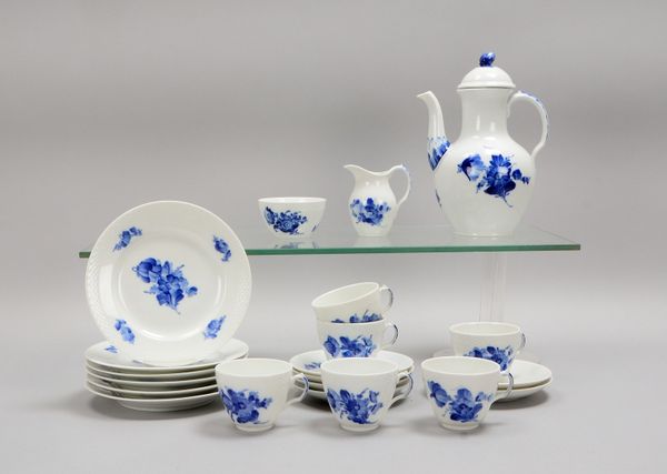 Royal Copenhagen, Kaffeeservice, komplett für 6 Pers., mit Kanne, Zucker und Sahne