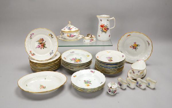 Royal Copenhagen, Porz.-Speiseservice, 'Neu-Ozier', 'Sächsische Blume', div. Teile