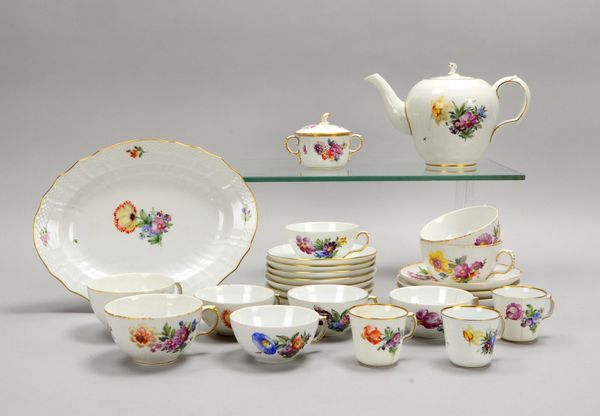 Royal Copenhagen, Kaffee-/Teeservice, 'Sächsische Blume', div. Teile