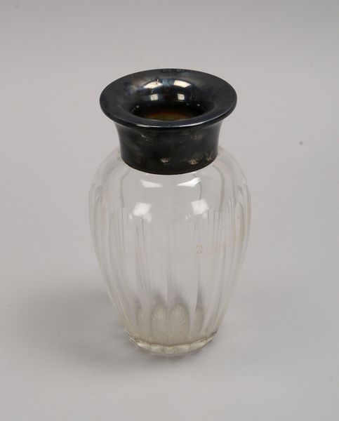 Tischvase, geschliffenes Glas, mit 835 Silbermontur; Höhe 18,5 cm
