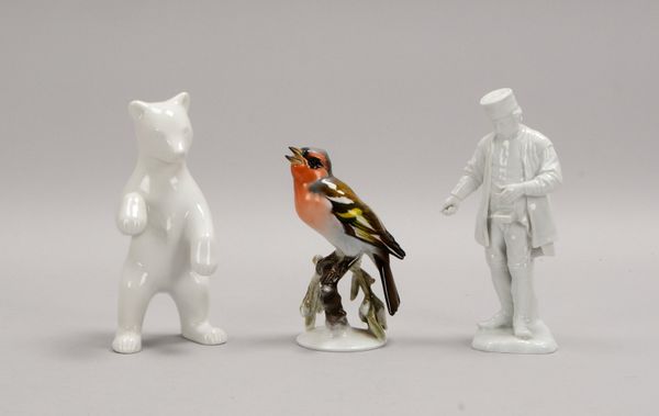 3 Porz.-Figuren: 1 Fürstenberg-'Bergmann', 1 KPM-'Bär', 1 Rosenthal-'Vogel'