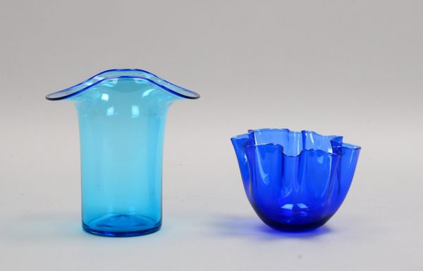 Venini/Murano, 2 Tischvasen, verschiedene Ausführungen: 1x Vase 'Svolazzi', Entwurf: Fulvio Bianconi