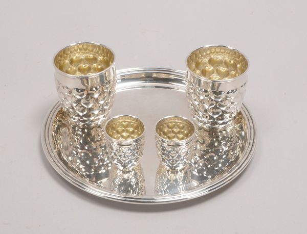 Pampaloni/Italien, 2 Paar 'Herzbecher', 925 Sterlingsilber: auf vers. Wilkens-Tablett