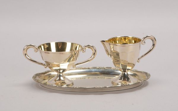 Zuckertopf und Sahnekännchen, 830 Silber, auf Tablett, 800 Silber; Gew. 275 g