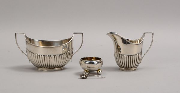 Zuckertopf und Sahnekännchen, dazu Salière, 925 Sterlingsilber; Gew. 308 g