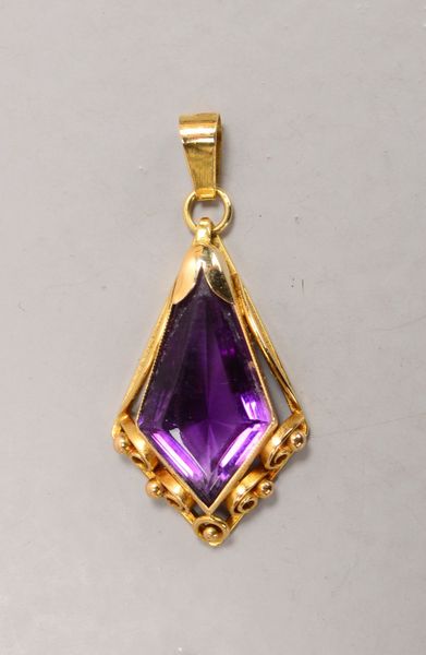 Anhänger, 585 GG-Fassung, mit facettiertem Amethyst im Kiteschliff
