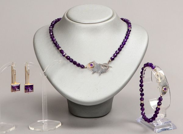 Claudia Ose/Bremen, Kette, Armband und Ohrhänger, 925 Silber/Amethystbesatz
