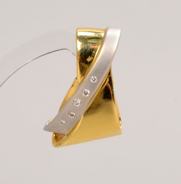 Anhänger, 585 GG (gest.), teils rhodiniert(?), mit 5x kl. Diamanten/0,06 ct, Clipschließe
