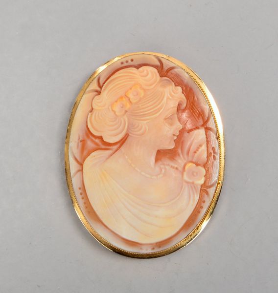Brosche/Anhänger, Kamee in 585 GG-Fassung, geschnitztes 'Frauenportrait'