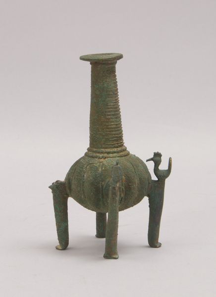 Antikes Bronzegefäß/Parfümbehältnis, Bronze mit grüner Patina; Höhe 15 cm