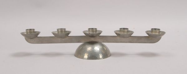 Harald Buchrucker, Kerzenleuchter, '0127', 5-fl., Zinn, Hammerschlag-Optik, sign.
