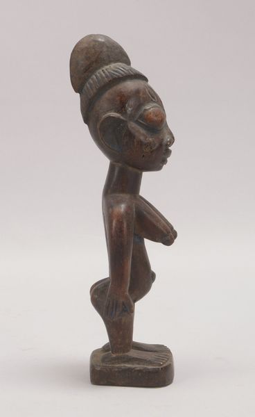 Kleine Holzfigur (Benin/Afrika), 'Stehende nackte Frau'; Höhe 25 cm