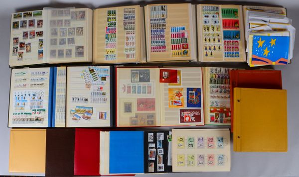Briefmarken: 'DDR', 'UdSSR', 'Europa' - viele Doubletten; in 13x Alben, und ETB