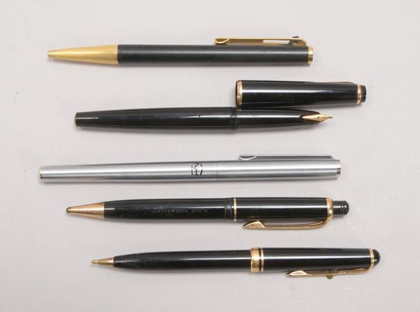 Montblanc-Füllfederhalter, mit 585 Gold-Feder, sowie 4x Kugelschreiber