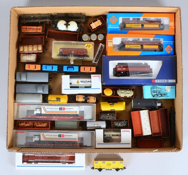 Modelleisenbahn-Sammlerkonvolut, 'H0', versch. Güterwaggons, 42 Stück