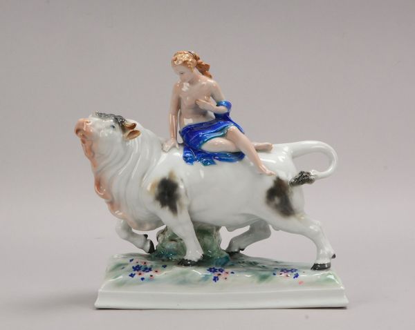 Ens (Mühlenmarke), Porzellanfigur, 'Europa auf Stier', farbig staffiert; Höhe 23,5 cm