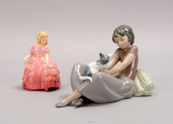 2 Porzellanfig.: 1x Lladro/Spanien, Höhe 13,5 cm; 1x Royal Doulton/Engl., Höhe 12,5 cm